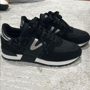 Tretorn Black and Silver Women's Sneakers